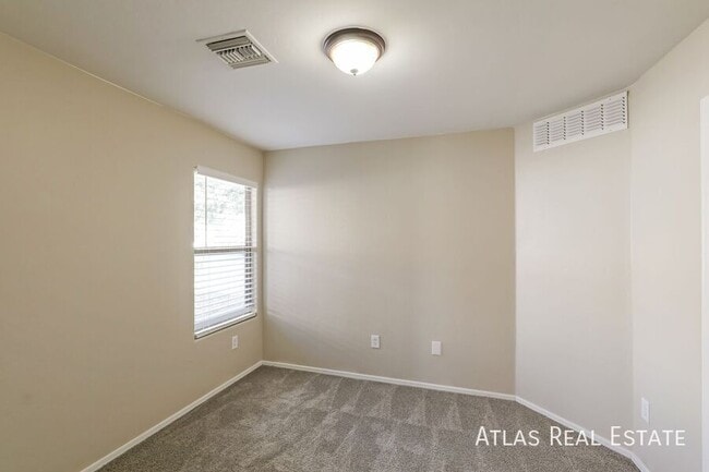 Building Photo - 4133 E Shadow Branch Dr