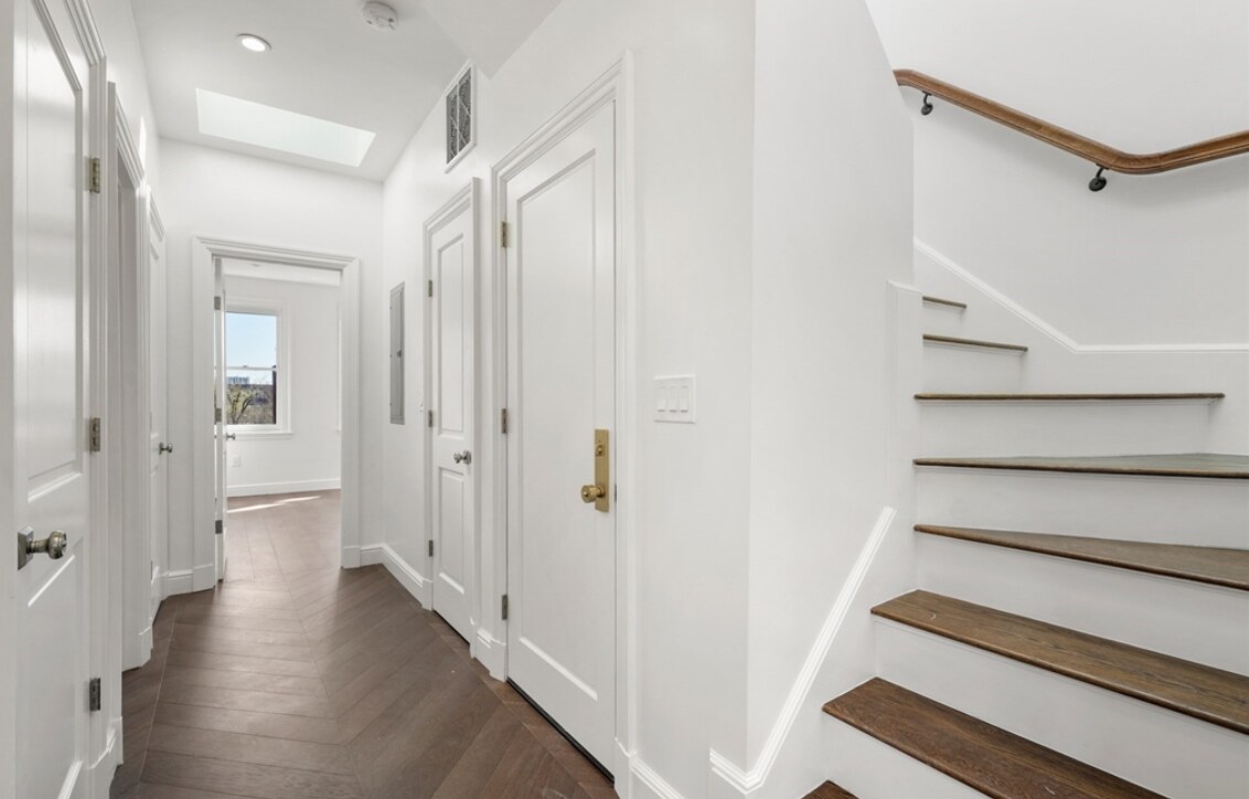Building Photo - 537 Boylston St