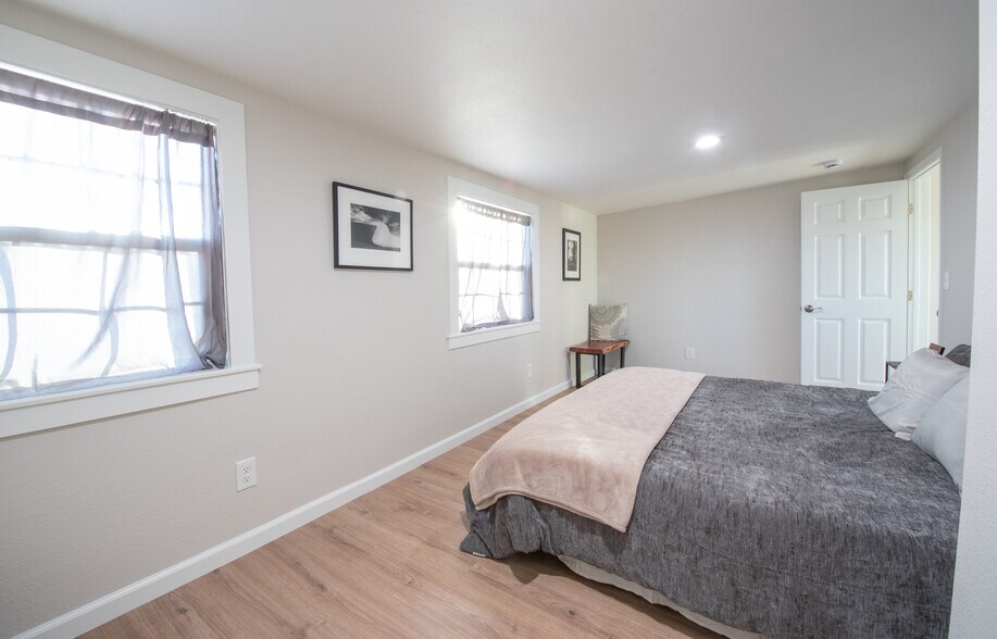 Building Photo - 604 S 8th St