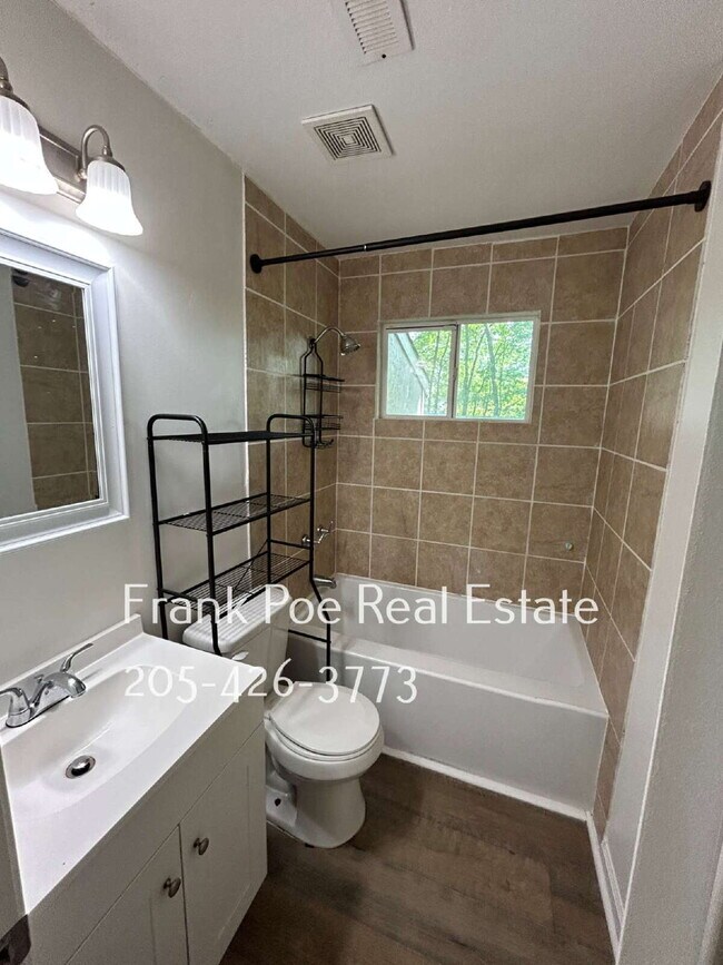 Building Photo - Cozy single family home in Bessemer