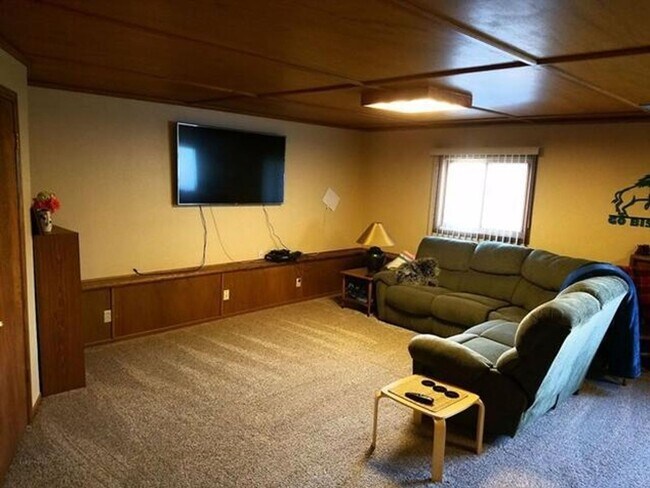 Building Photo - Great home, great quiet neighborhood!