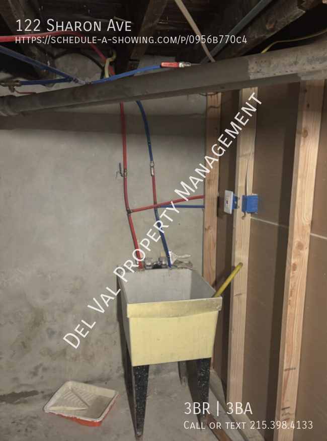 Building Photo - 122 Sharon Ave