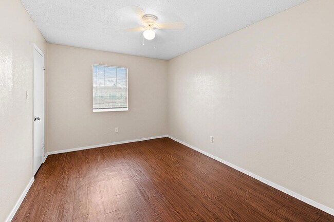 Building Photo - 8412 Garcreek Cir
