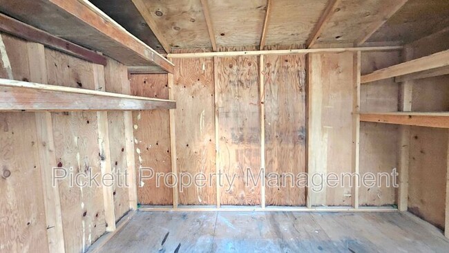 Building Photo - 2870 SE Colusa Ave