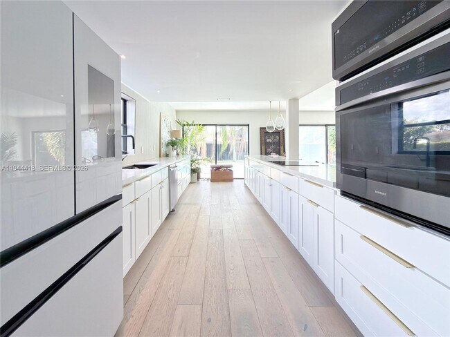 Building Photo - 760 Windtree Way