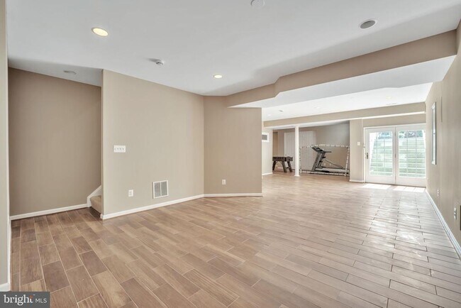 Building Photo - 20195 Hidden Creek Ct