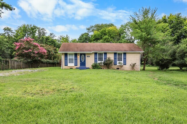 Building Photo - 2724 Ann Dr