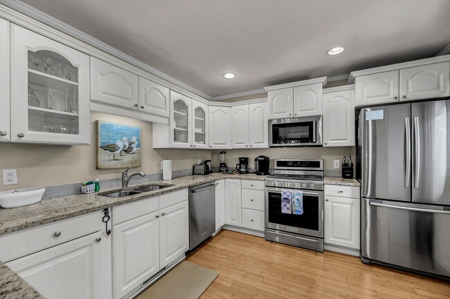 Building Photo - Branson - Breeze