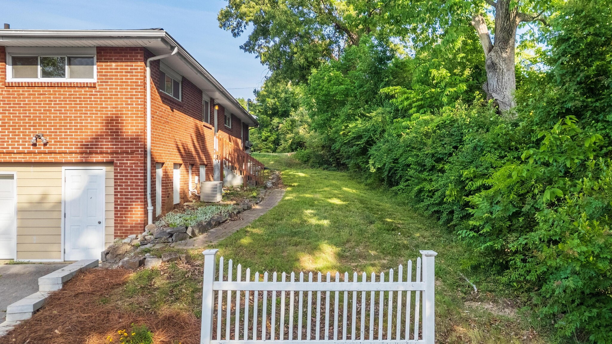 Building Photo - 301 Wygoda Cir