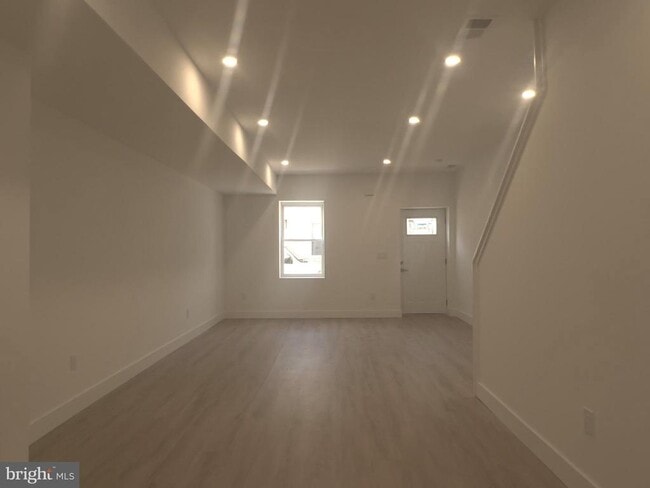 Building Photo - 2507 Salmon St