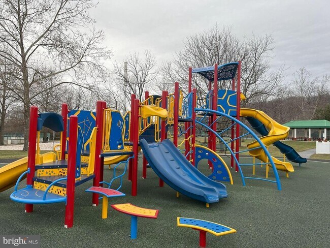 Building Photo - 18 Madison Way