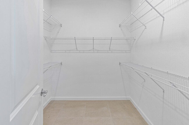 Building Photo - 758 SE Courances Dr