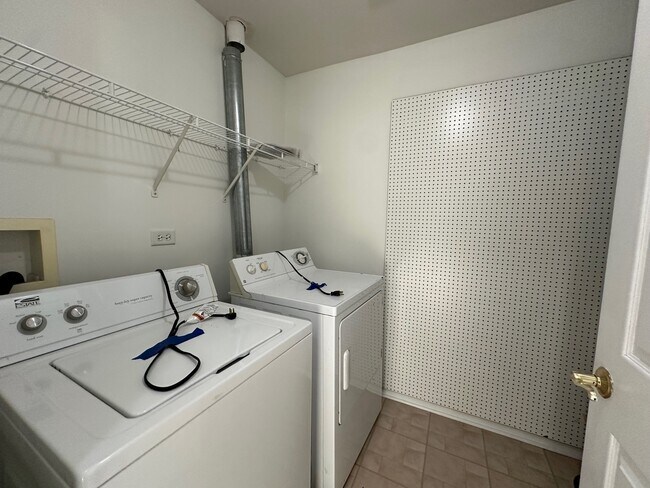 Building Photo - 2600 Providence Ave