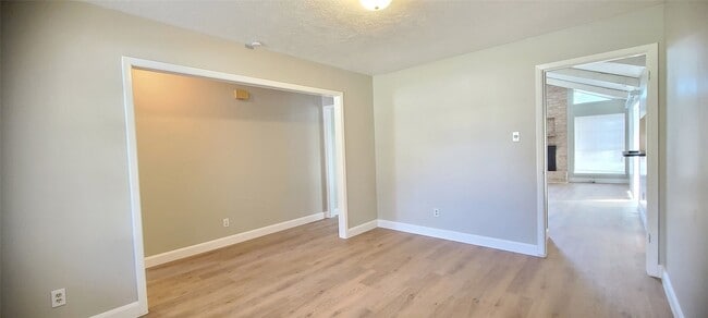 Building Photo - 10635 Tenneta Dr