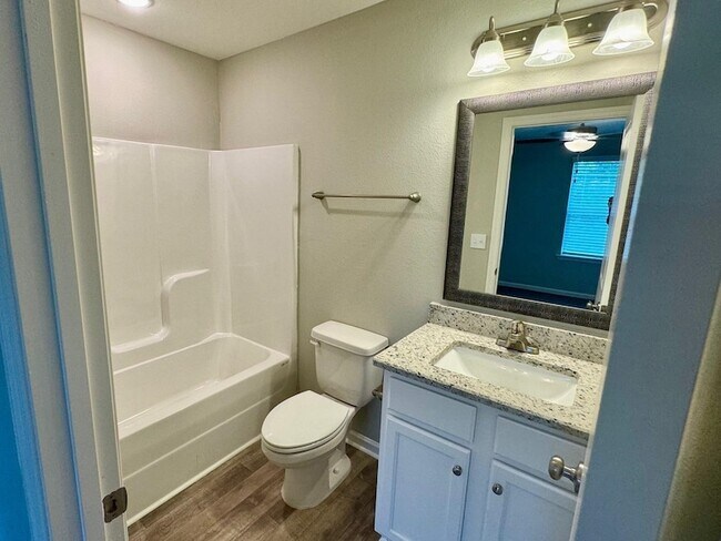 Building Photo - 2280 Del Carmel Way