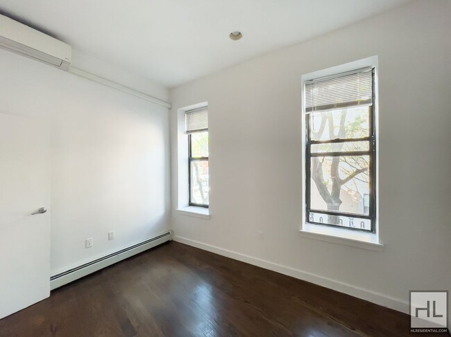 Building Photo - Fort Greene / Amazing and Spacious 3-Bed 2...