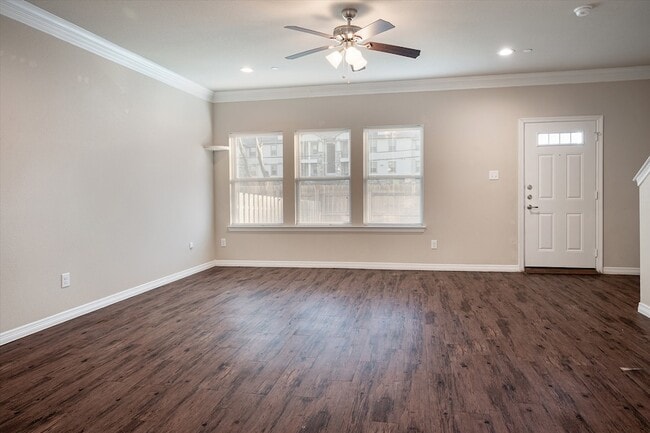 Building Photo - 2721 Vine Ct