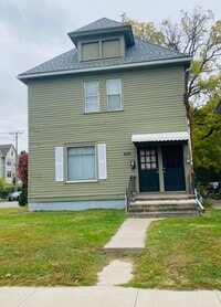 Building Photo - 529 Iowa Ave