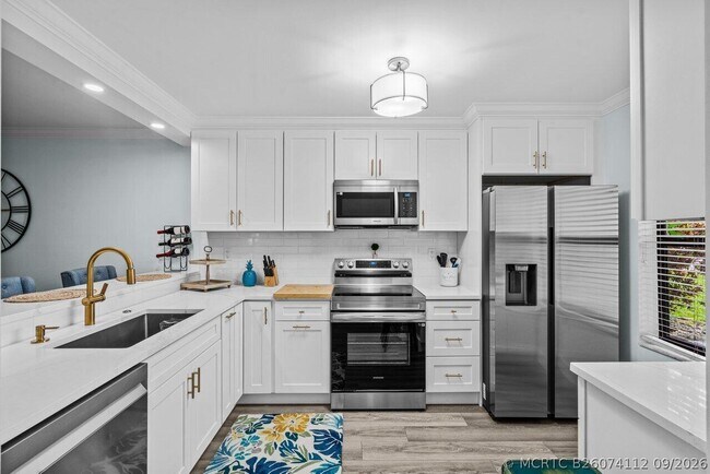 Building Photo - 2001 Sabal Ridge Ct