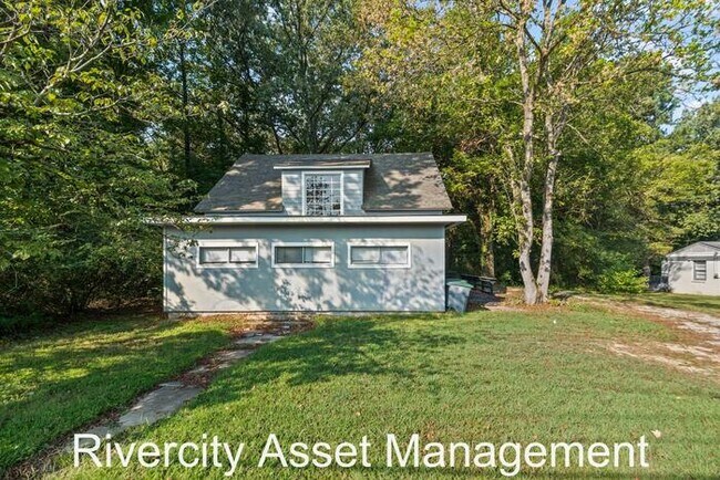 Building Photo - You Don't Want To Miss This One!!!!! It Is A Must See!!!!!! PRICE REDUCTION, SECTION 8 WELCOMED!!!!