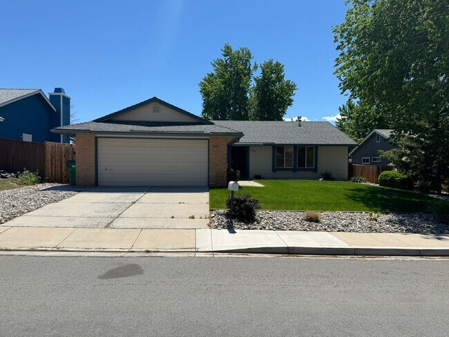 Primary Photo - 3 Bedroom 2 bath with beautiful landscapin...
