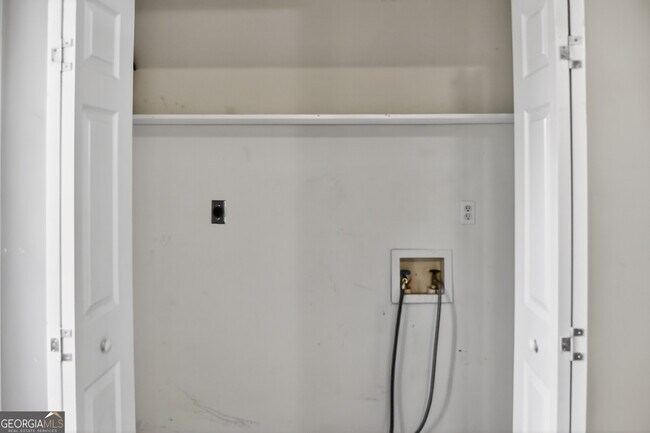 Building Photo - 1961 Karen Cir