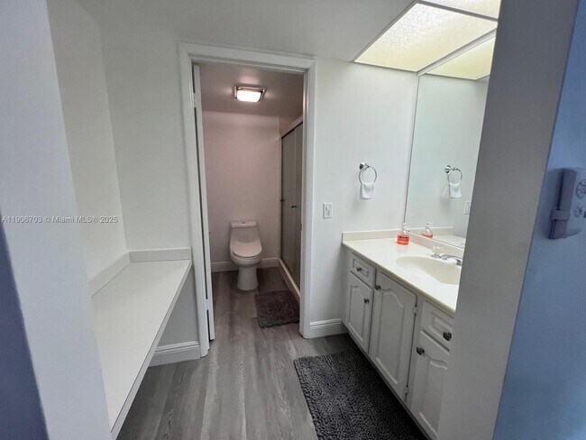 Building Photo - 1208 Bahama Bend