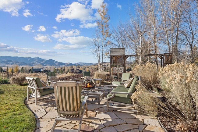 Building Photo - 6035 Mountain Ranch Dr