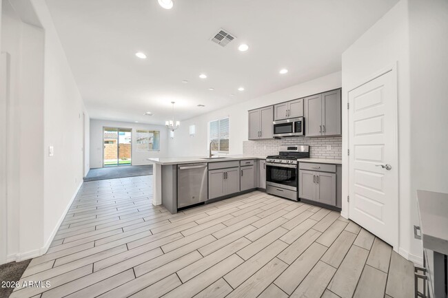 Building Photo - 8830 W Pasadena Ave