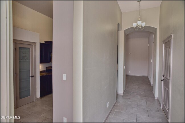 Building Photo - 14373 High Rock Dr