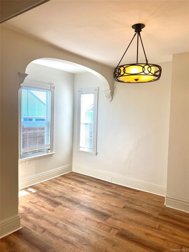 Building Photo - 8 Willow St