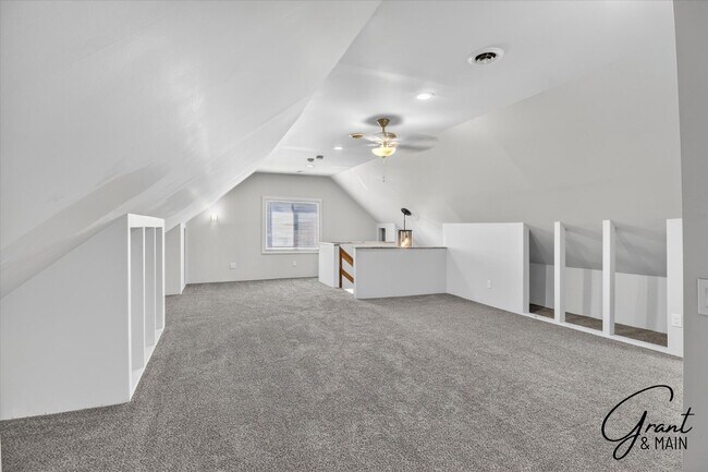 Building Photo - 2315 Yemans St