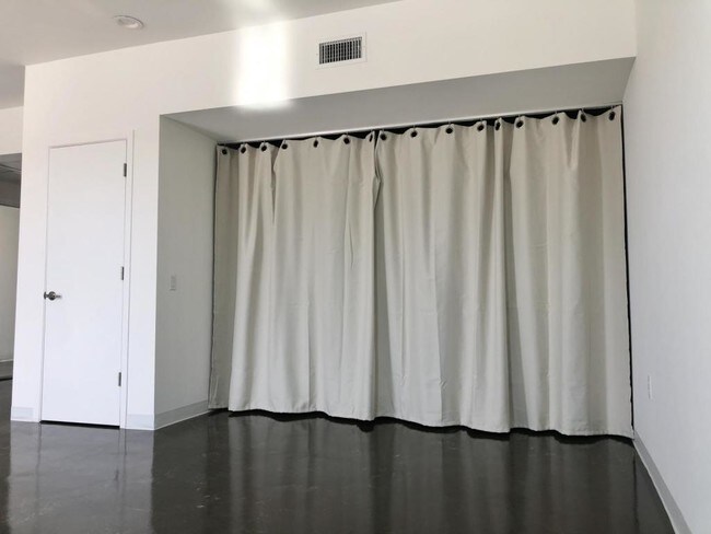 Building Photo - 3953 First Ave #204