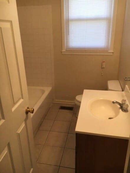 Full Bath - 635 Rowan Dr
