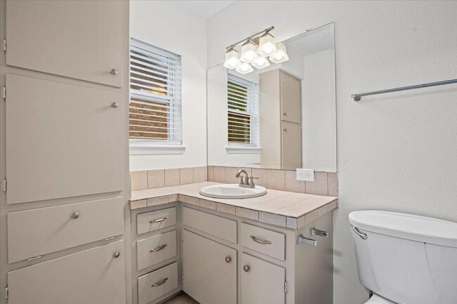Building Photo - 7603 Brookhollow Cove