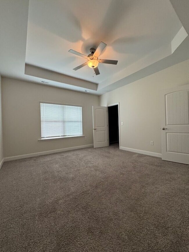 Building Photo - 208 S Merganser Dr