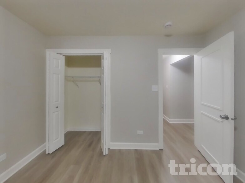 Building Photo - 11050 Parkside Ave