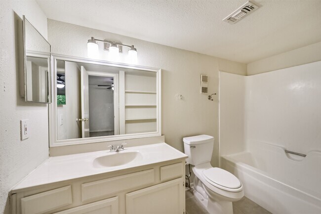 Building Photo - 5917 Fairdale Ln