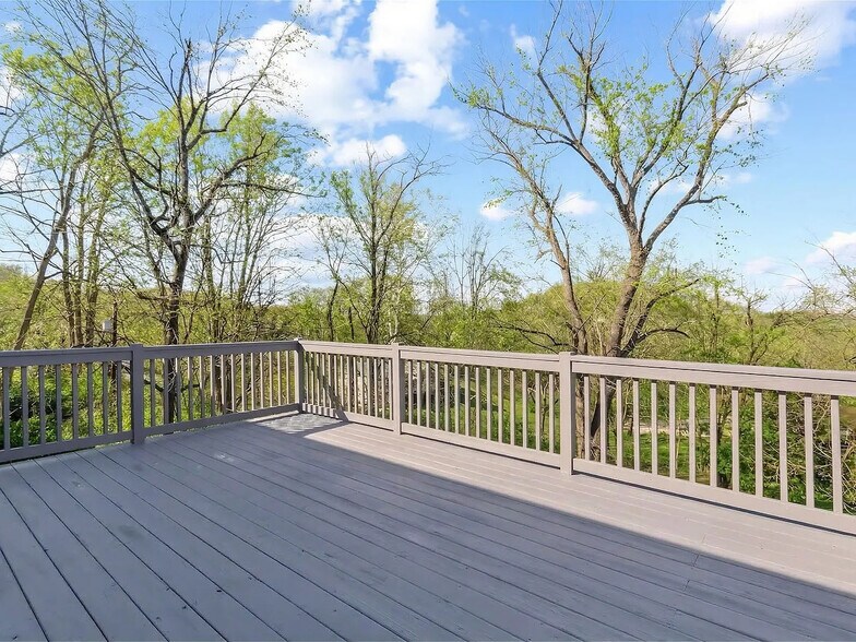 Building Photo - 5102 Beauregard Ln
