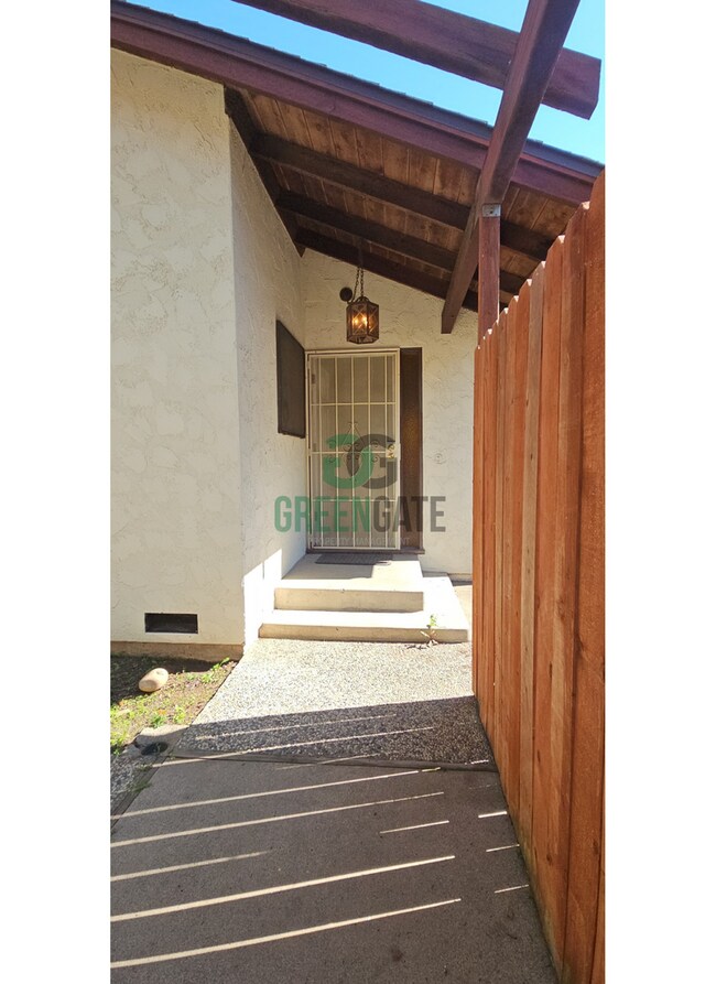 Building Photo - 3509-3511 Dragoo Park Dr.
