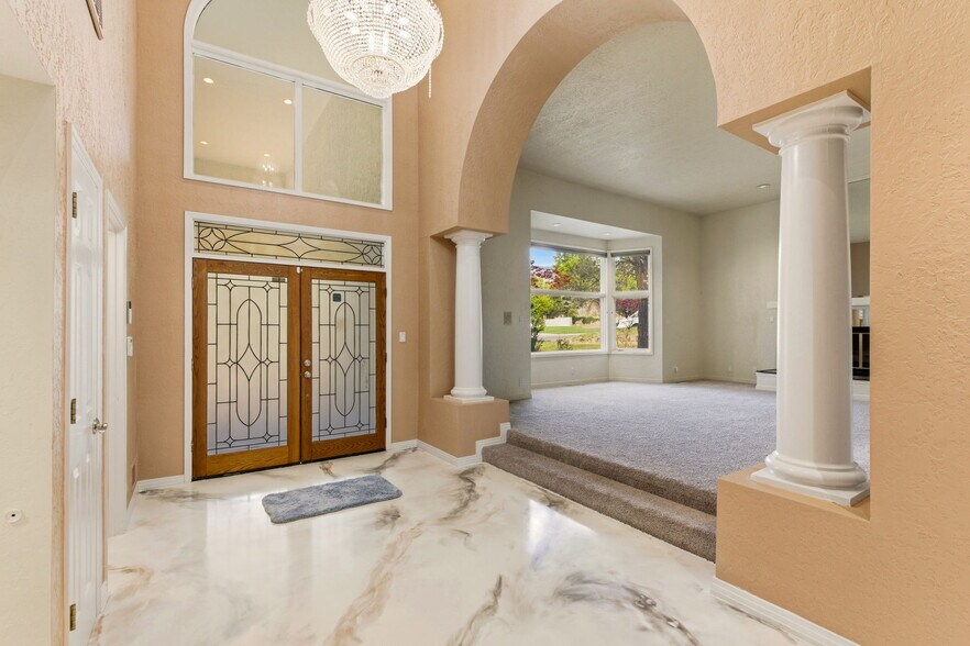 Building Photo - 9706 Tanoan Dr NE