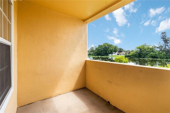 Building Photo - 1040 Villagio Cir