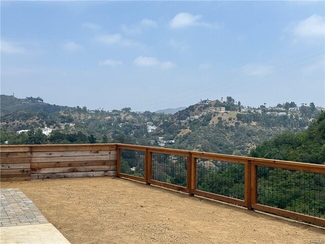 Building Photo - 8515 Crescent Dr