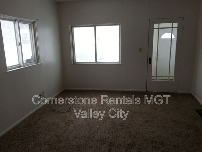 Building Photo - 309 College St SE