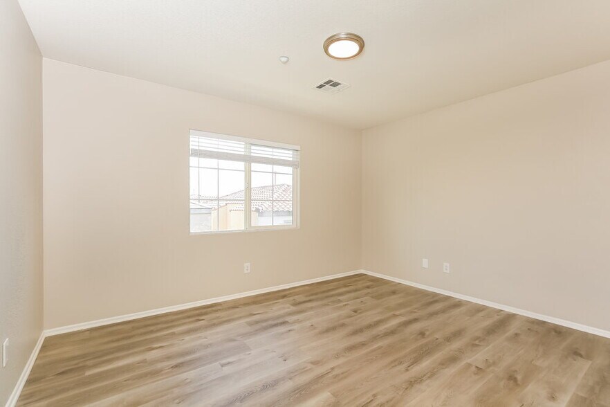 Building Photo - 7560 Bright Eyed Ct