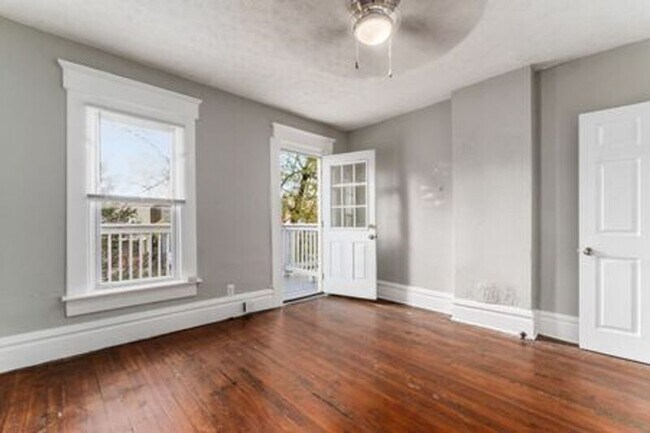 Building Photo - 360 N Garfield Ave