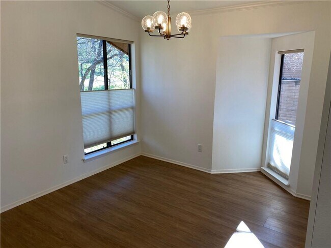 Building Photo - 2102 Rabb Rd