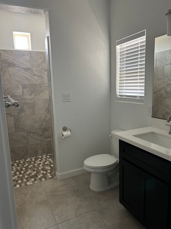 Building Photo - 3527 S Ostrich Dr