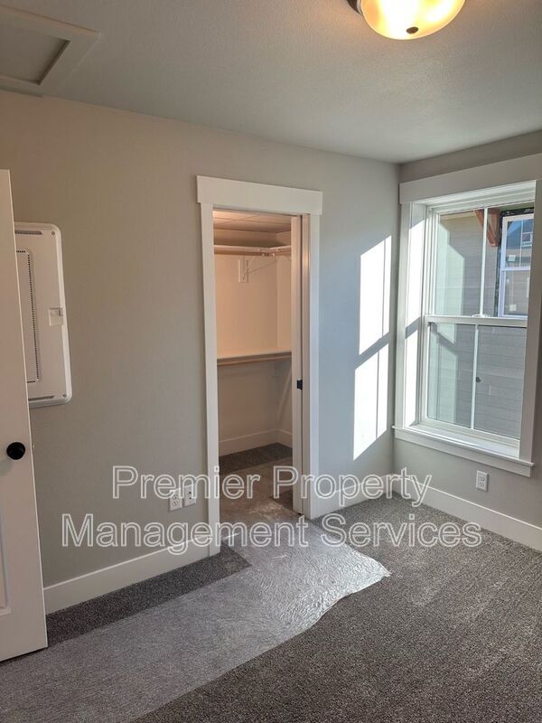 Building Photo - 6047 Elysian Rd