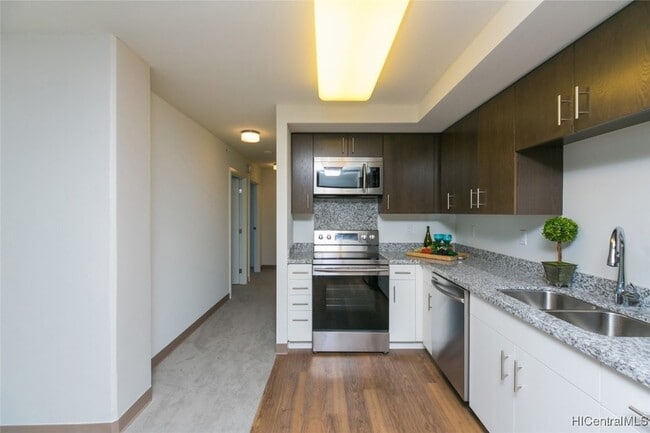 Building Photo - 988 Halekauwila St